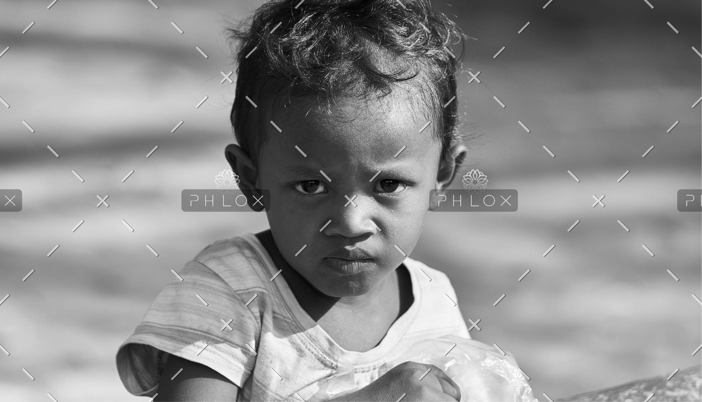 demo-attachment-294-portrait-3045815_1920@2x