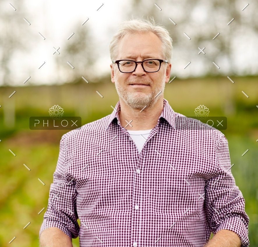 demo-attachment-444-senior-man-with-box-of-vegetables-on-farm-PHMQ8WB@2x-1